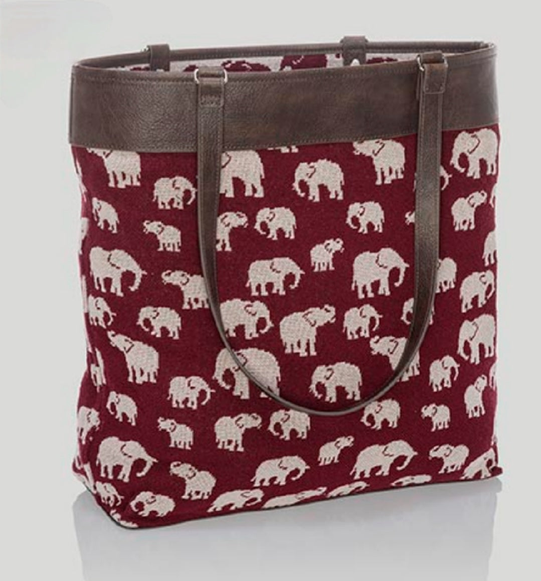 Thirty authentic One Reversible Tote Shopping Elephant Bag Leather in Safari Weave 31 NWT