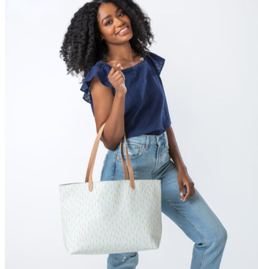 Thirty-One Modern Tote - Dancing Dash Pebble