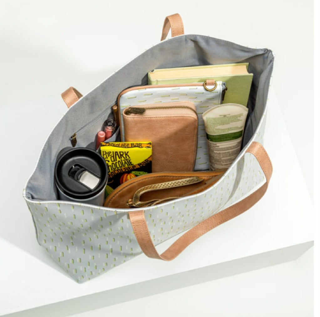 Thirty-One Modern Tote - Dancing Dash Pebble